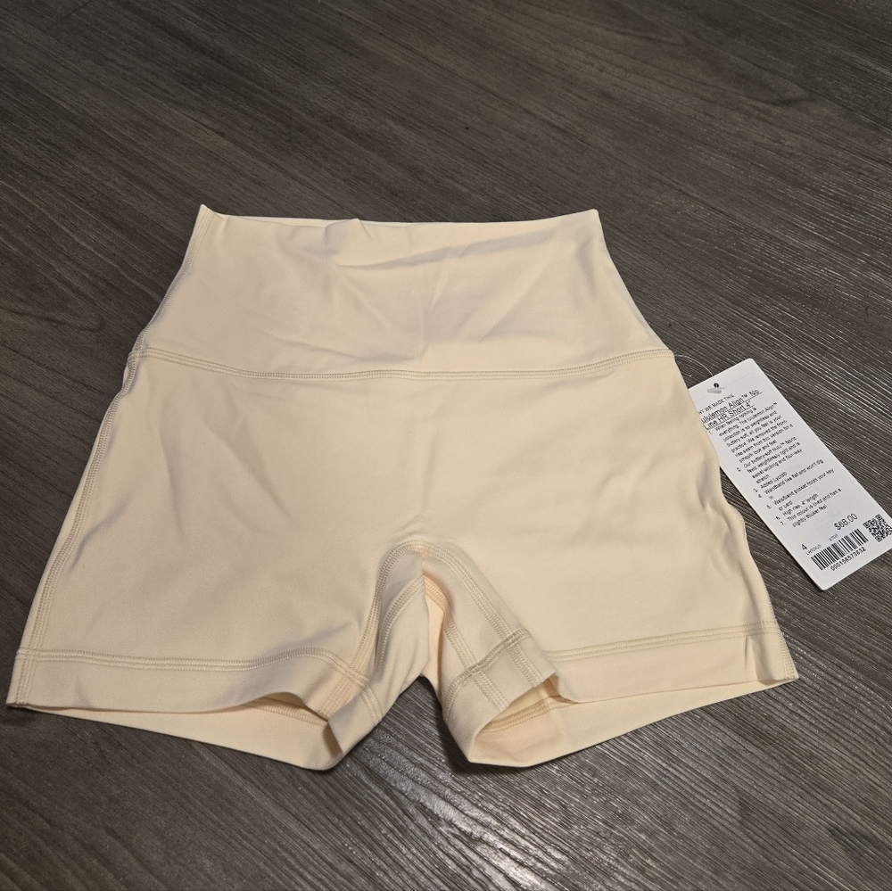 Lululemon no line align shorts 4" butter cream 4 6